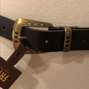 Brown Frye belt with brass and cutouts Med NWT